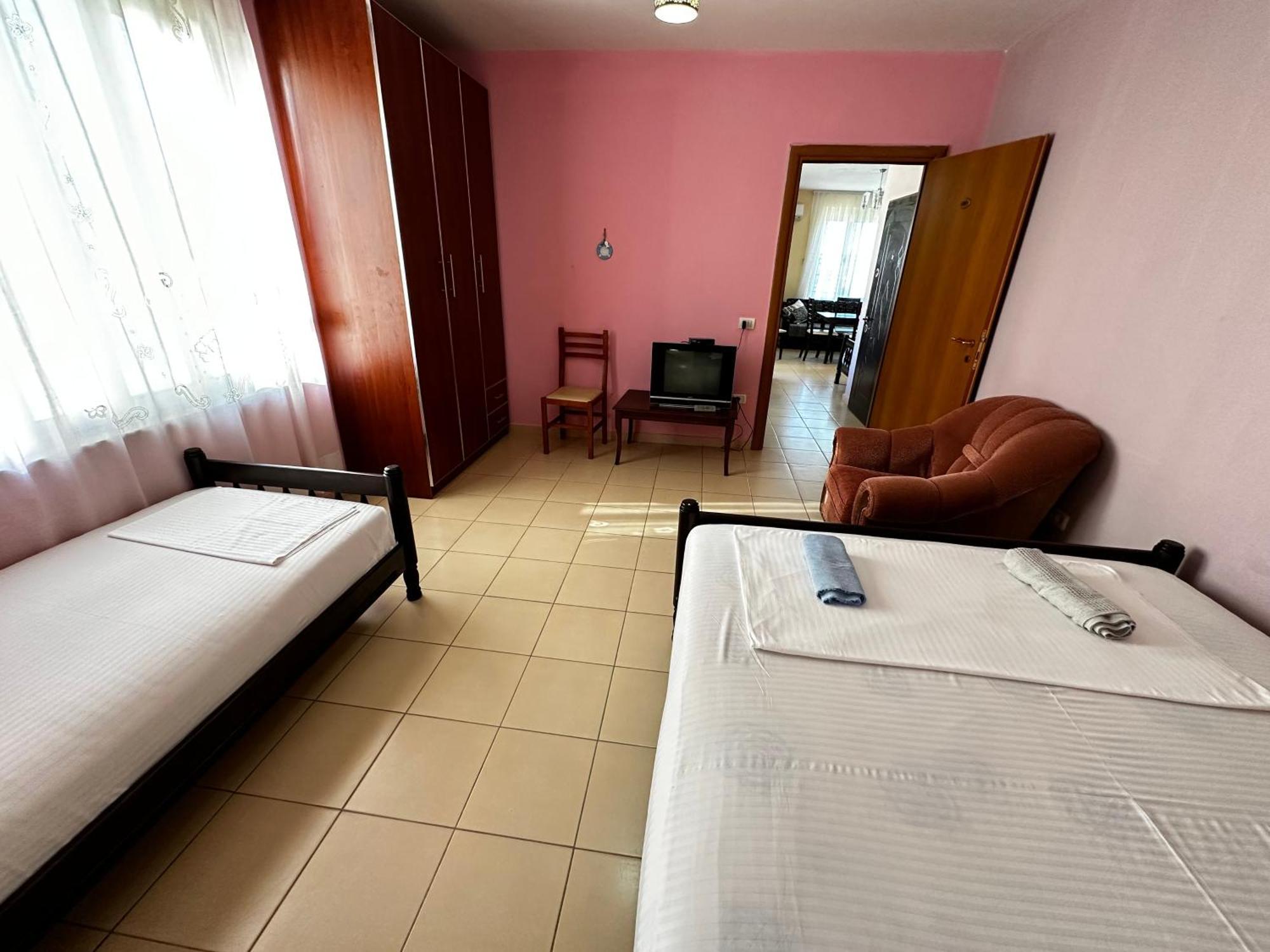 Romance Holiday Garden Inn Durrës Eksteriør billede