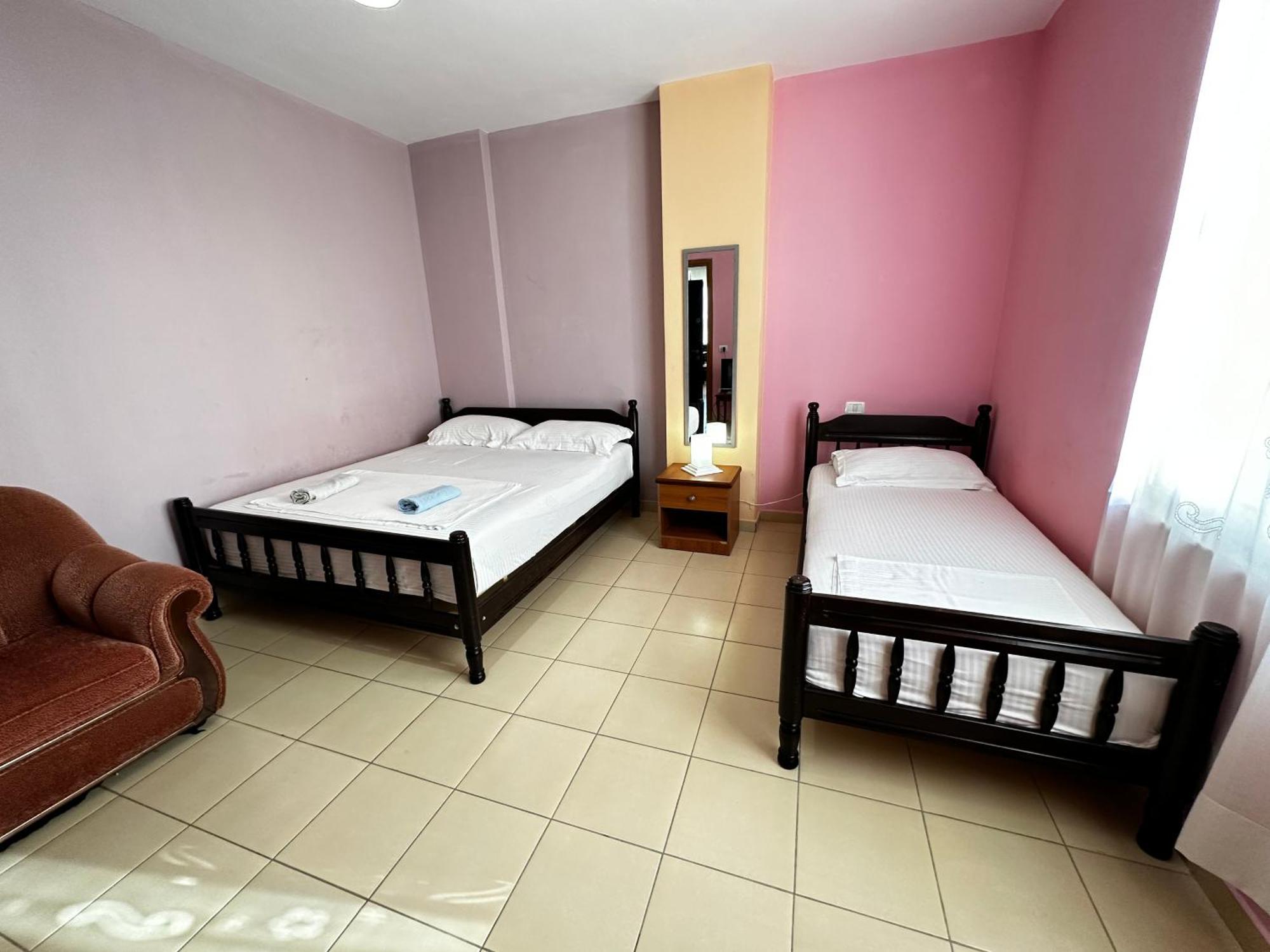 Romance Holiday Garden Inn Durrës Eksteriør billede