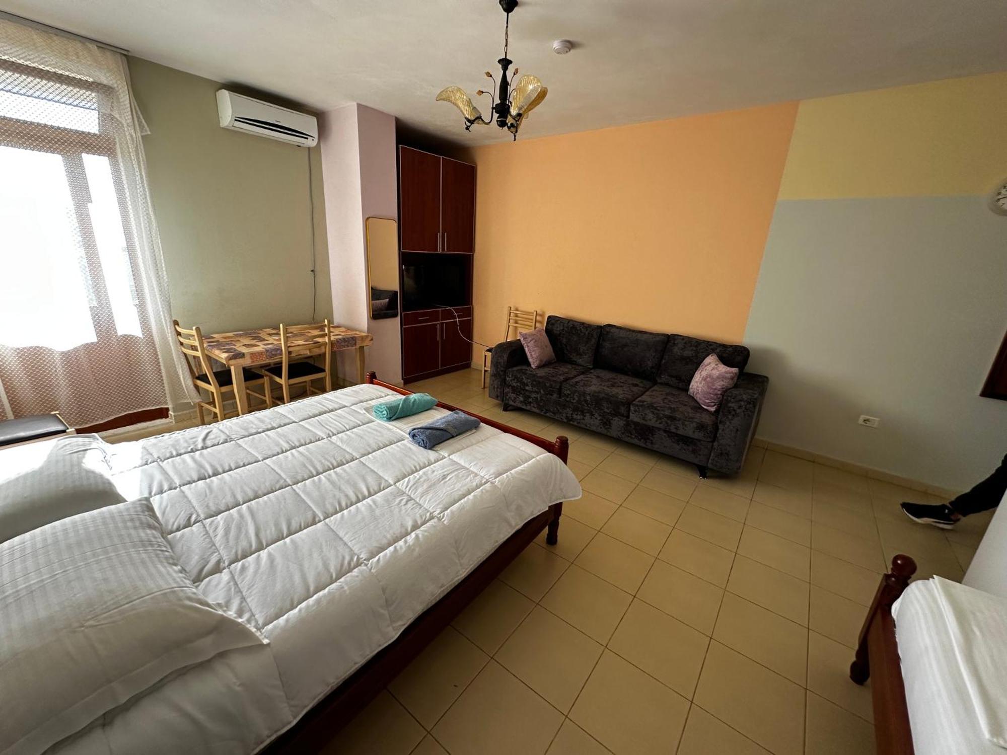 Romance Holiday Garden Inn Durrës Eksteriør billede