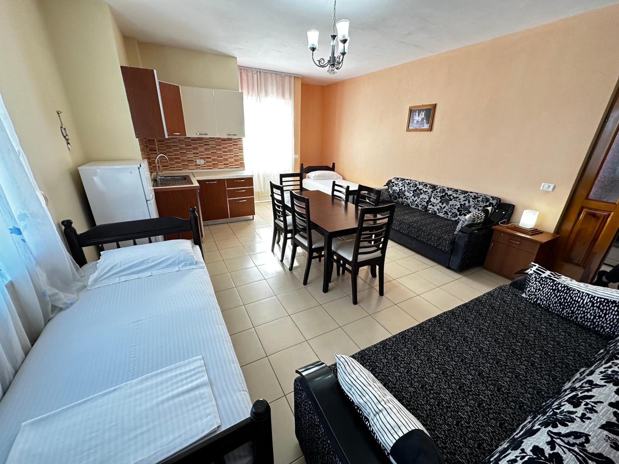 Romance Holiday Garden Inn Durrës Eksteriør billede