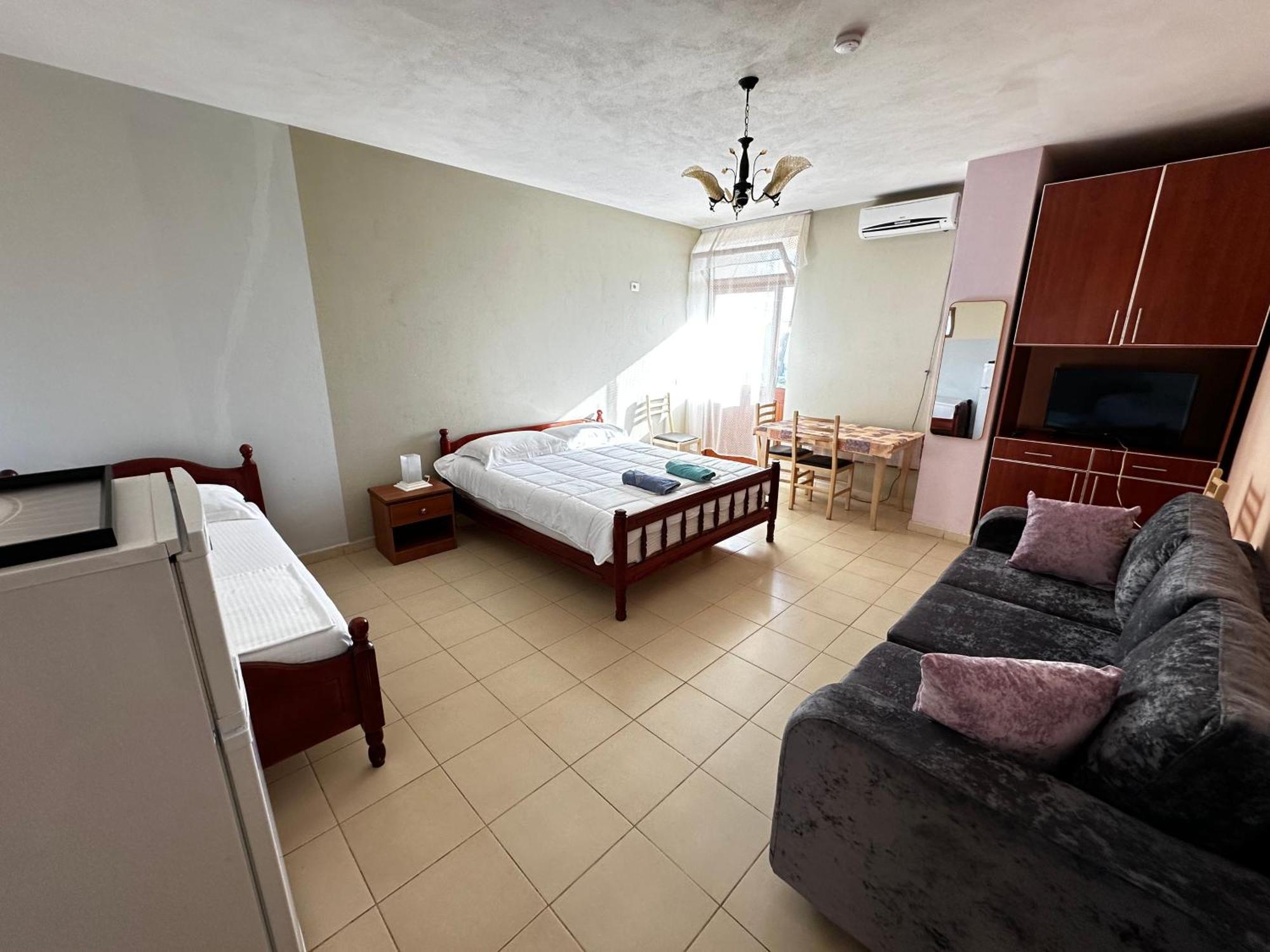 Romance Holiday Garden Inn Durrës Eksteriør billede
